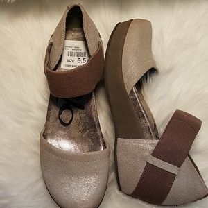 NWT.  OTBT Leather Shoes